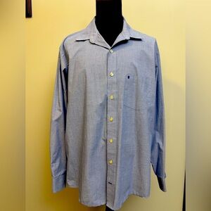 Sharp looking Izod dress shirt with button collar in XLT